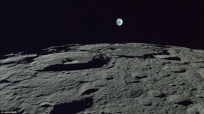 Учёные обнаружили на Луне слой старинного кислорода с Земли