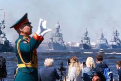 ​Бравада Путина на параде в честь дня ВМФ РФ и суровая реальность