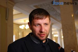 Владимир Парасюк: Представители власти молчат о блокаде, потому что у них бизнес в Крыму