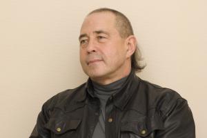 Cоциальный психолог: Ультраправые и коммунисты скоро канут в Лету