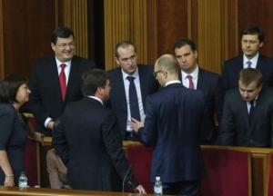 Нардеп: Эти министры позволяли Яценюку забрасывать ноги на стол на заседаниях Кабмина
