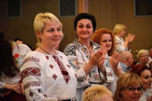 В День вышиванки киевский театр пригласил на вечер музыки переселенцев (видео)