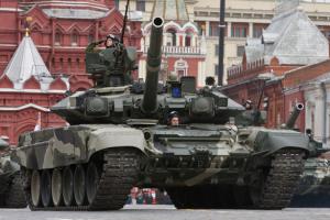 Приоритеты Кремля на 2015 год: народ – беднеет, армия наращивает мощь