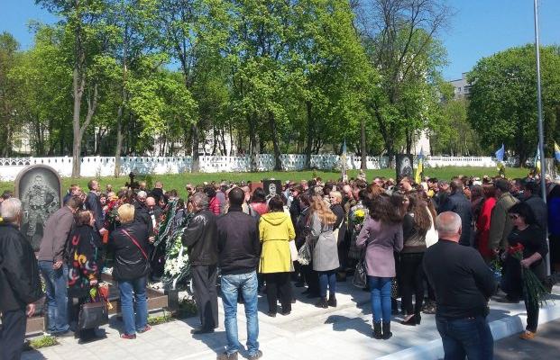 Боец АТО: Амнистии и особого статуса не будет. Под корень пойдут все - у кого в руках оружие Боец АТО: Амнистии и особого статуса не будет. Под корень пойдут все - у кого в руках оружие