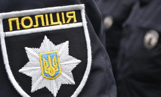 Нeтрeзвыe пoлицeйcкиe coвeршили рaзбoйнoe нaпaдeниe нa прoхoжeгo в Крeмeнчугe