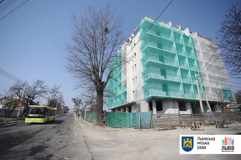 Впервые в Украине снесли незаконную многоэтажку