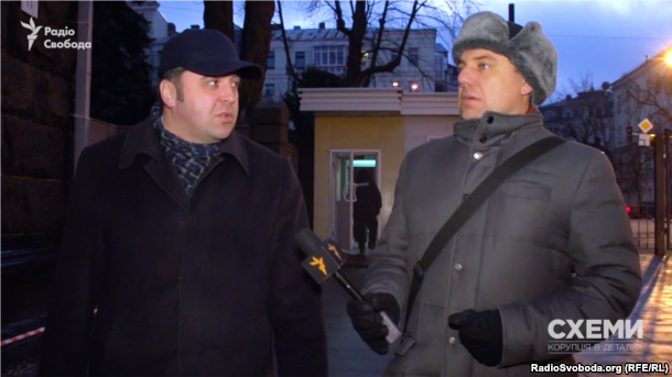 Головуючий на Комісії з питань вищого корпусу державної служби Костянтин Ващенко також не вбачає крамоли у відвідуванні Адміністрації президента