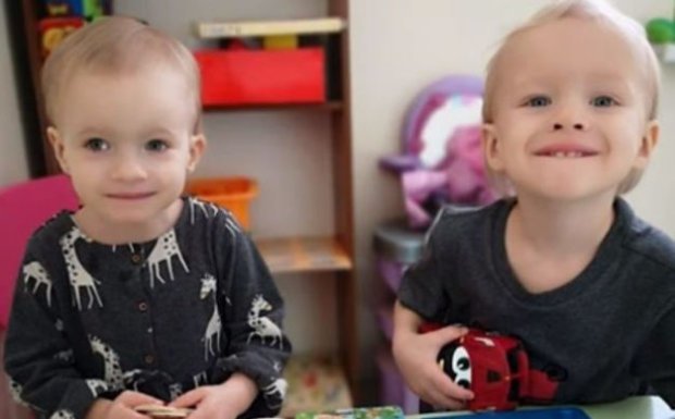 Елена Кравец впервые показала своих близняшек