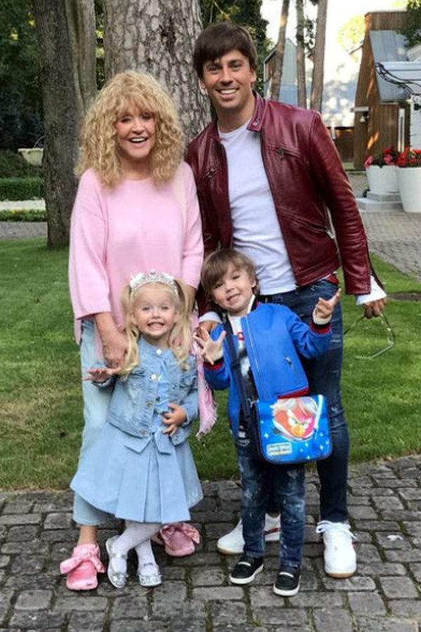 Максим Галкин и Алла Пугачева с детьми