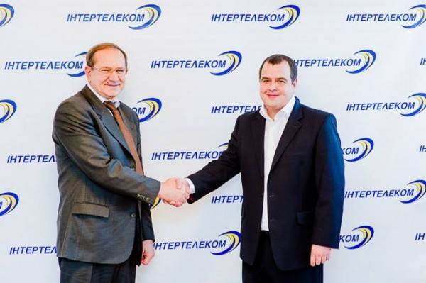 Борис Акулов приветствует миллионного абонента «Интертелекома»