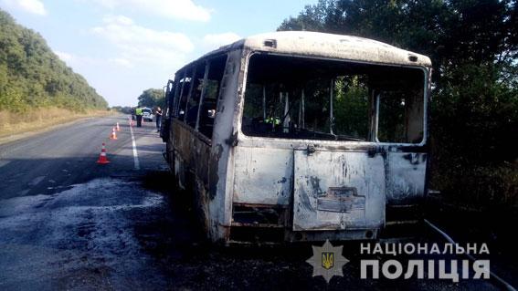 На ходу загорелся автобус с детьми