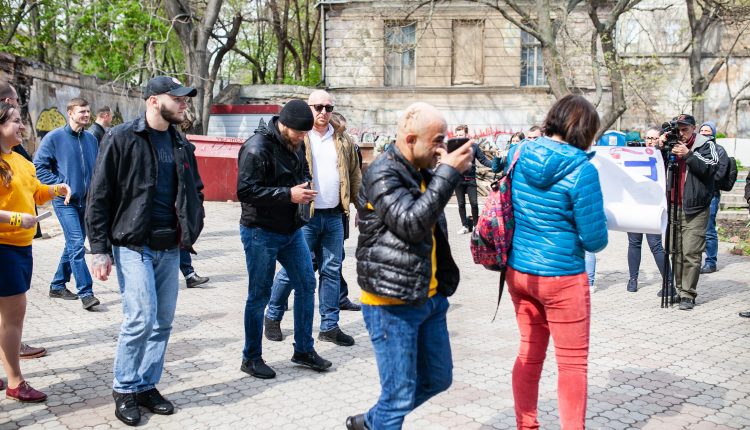 Найема облили фекалиями. Фото: usionline.com