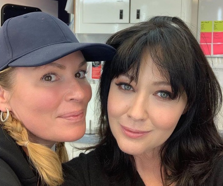 Шэннен Доэрти с гримершей сериала