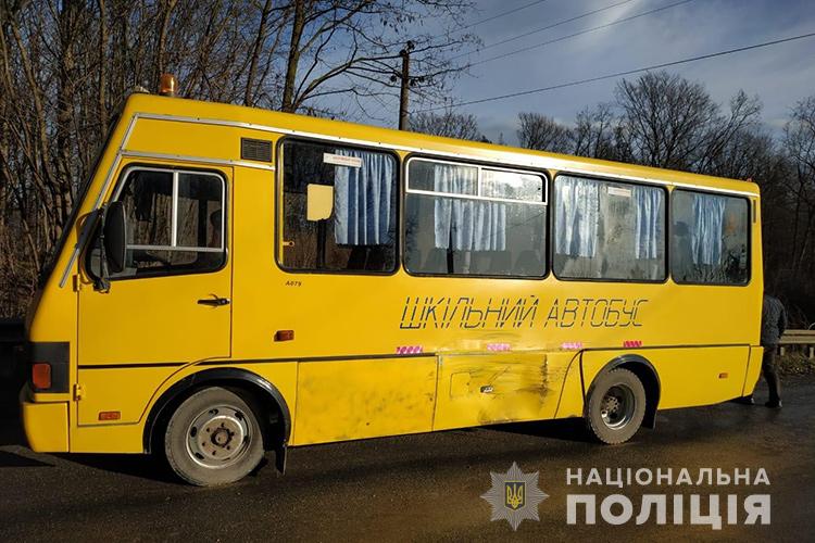 На Тернопольщине школьный автобус попал в ДТП