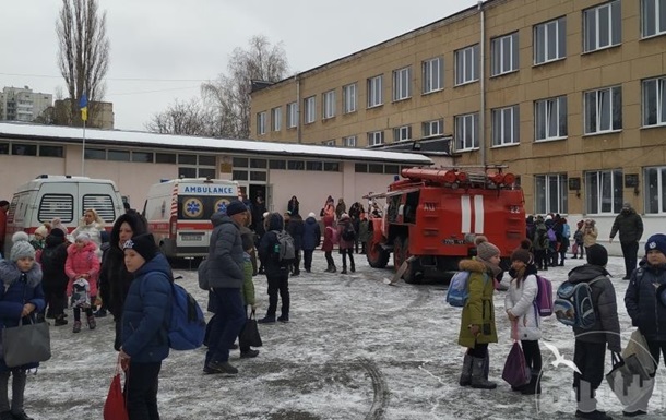 Перцовым газом отравились школьники в Черноморске