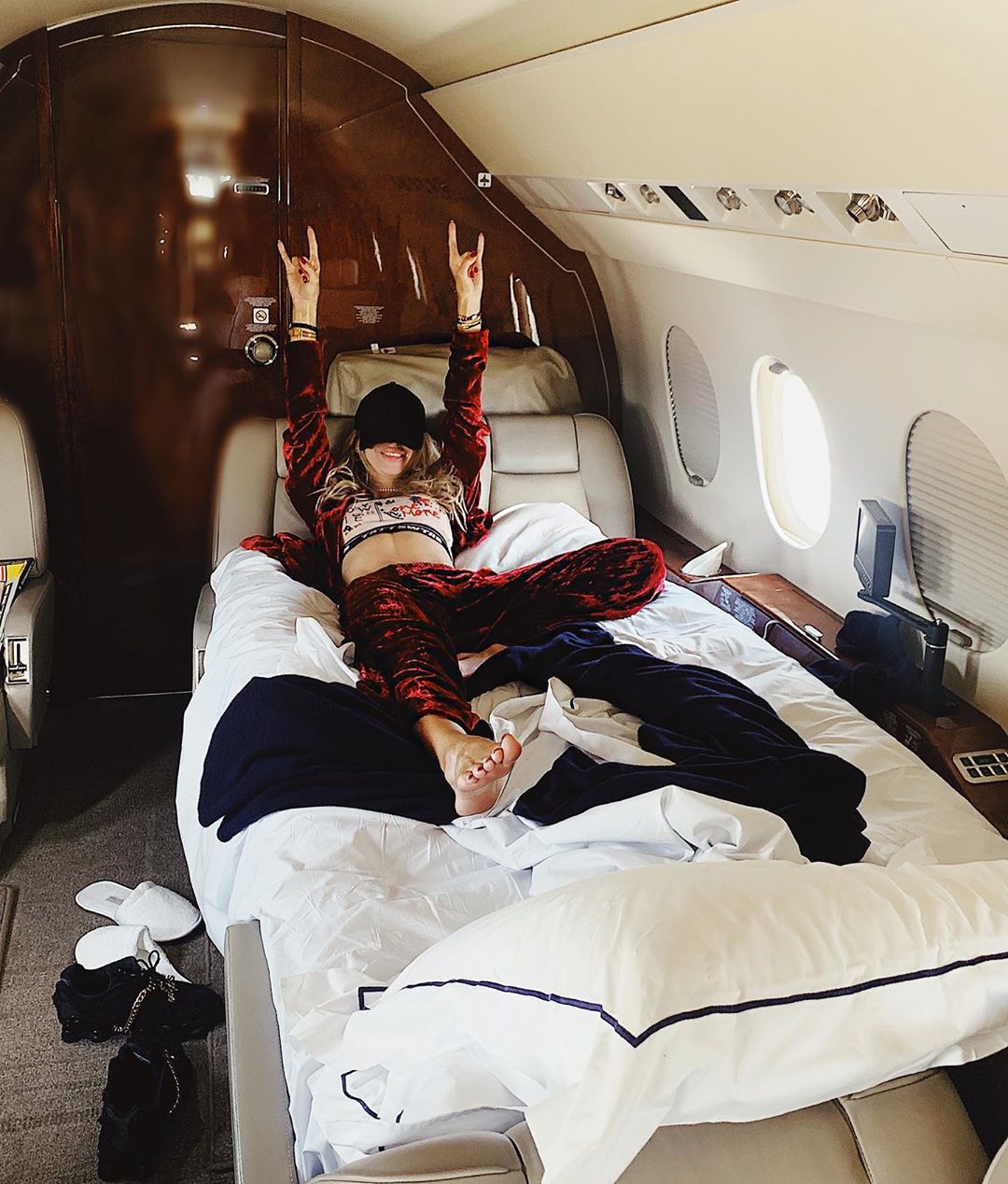 Светлана Лобода в самолете