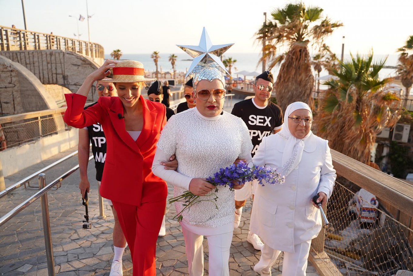 Евровидение-2019. Сердючка в Тель-Авиве показала, как пьет с мамой шампанское