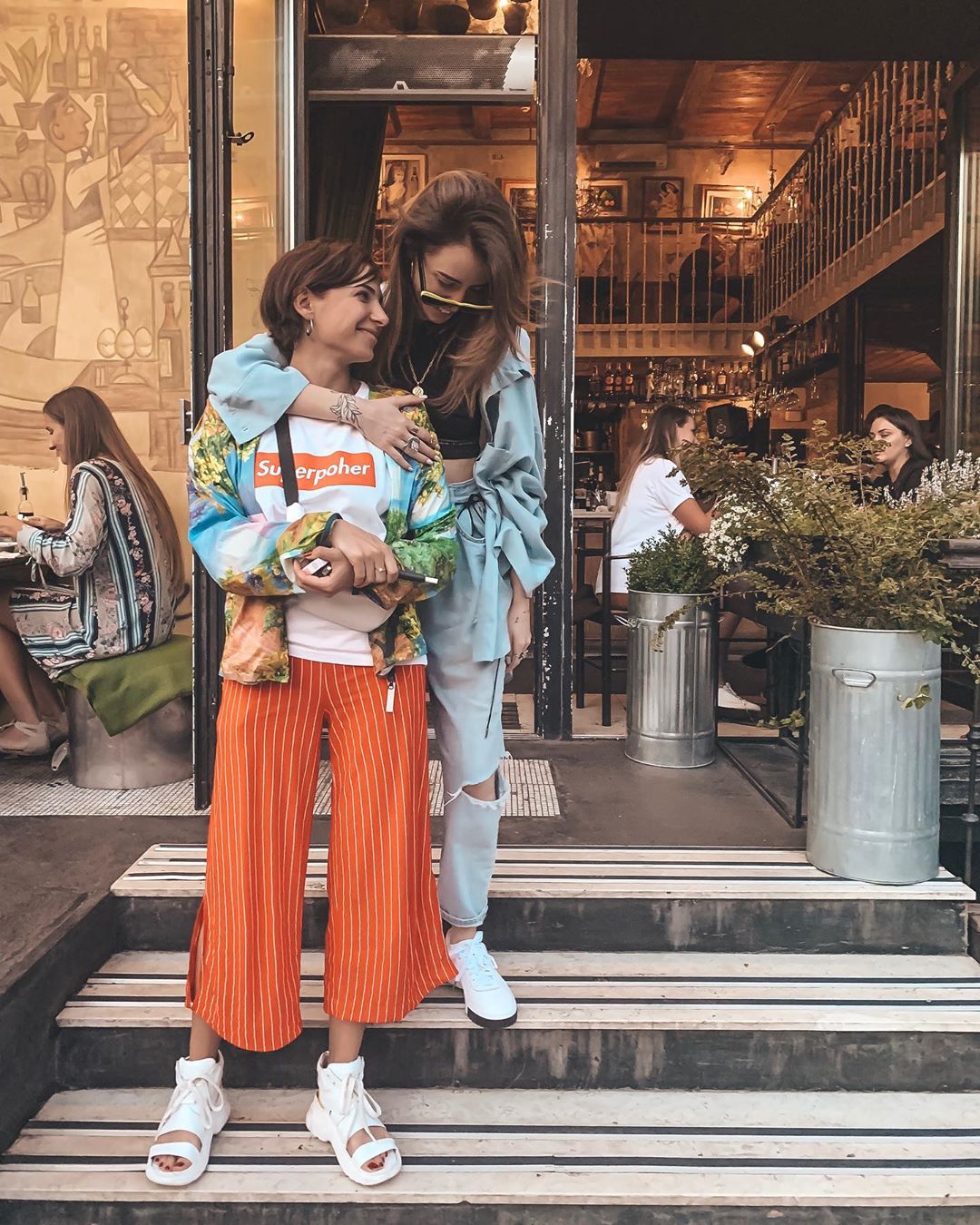 Надя Дорофеева показала, как проводит время с подругами