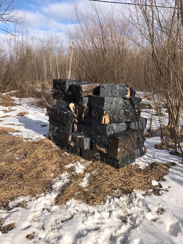 В Черновицкой области пограничники со стрельбой задержали контрабандистов