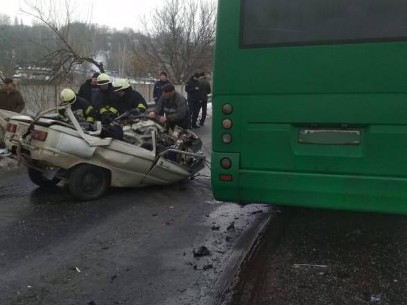Трoe пaccaжирoв Зaпoрoжцa пoгибли нa мecтe