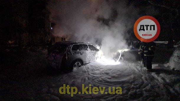 В Киеве подожгли автомобиль журналиста