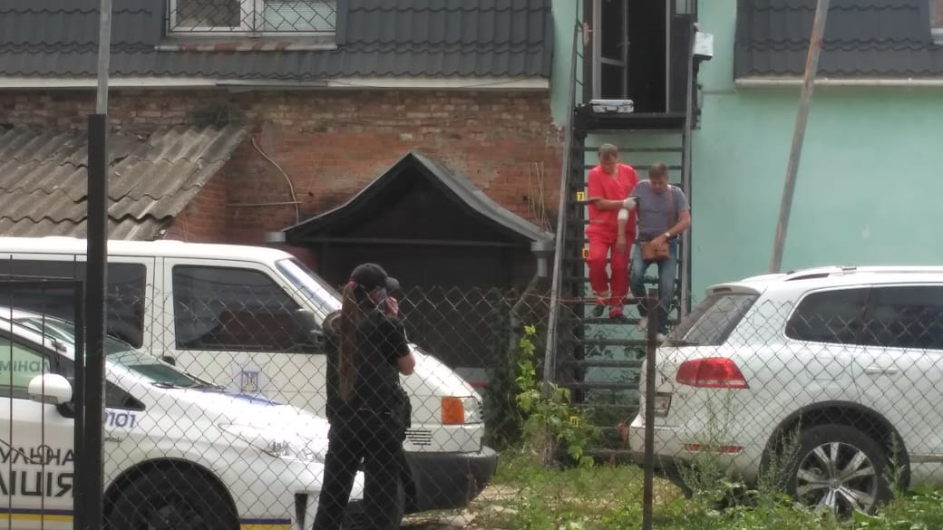 В центре Сум из пистолета ранили отца с 15-летней дочерью