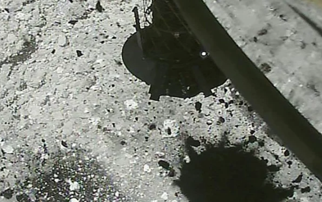 Японский зонд сбросил бомбу на астероид Рюгу