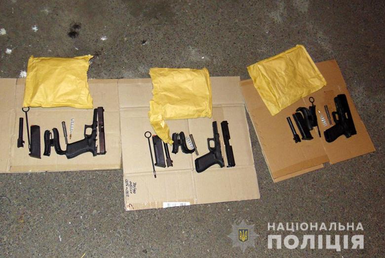 В Киеве задержали россиянина с тремя пистолетами 
