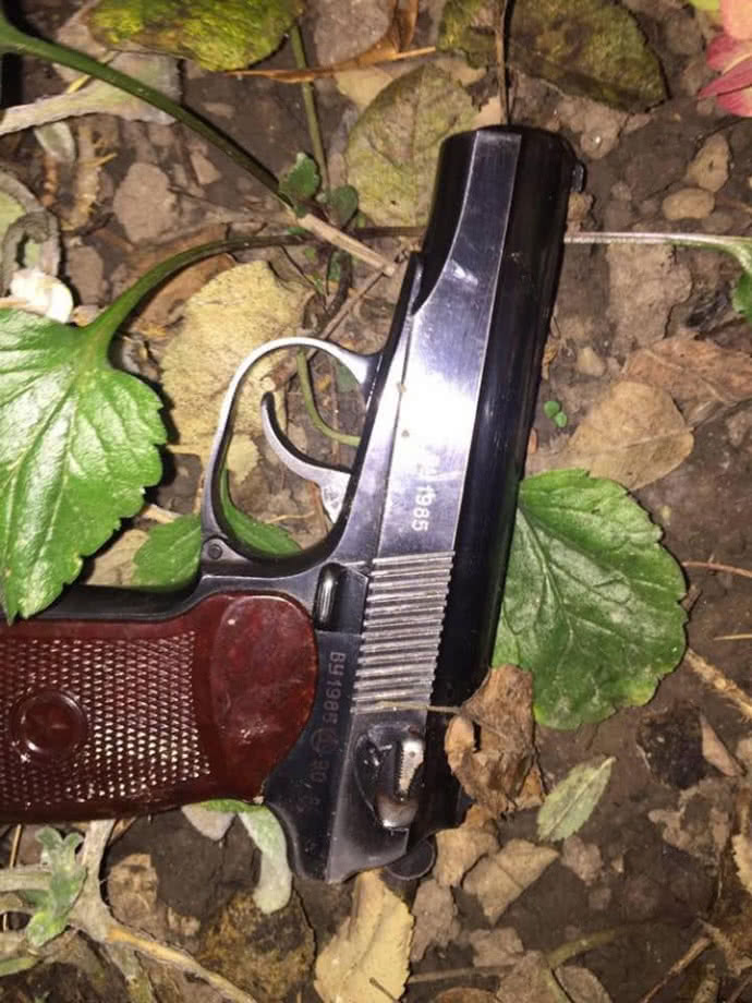 Преступник стрелял по полицейским из пистолета Макарова