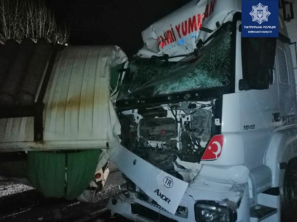 На Одесской трассе столкнулись грузовик и два автобуса, есть погибшие