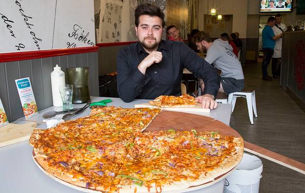 Самая большая пицца в Ирландии