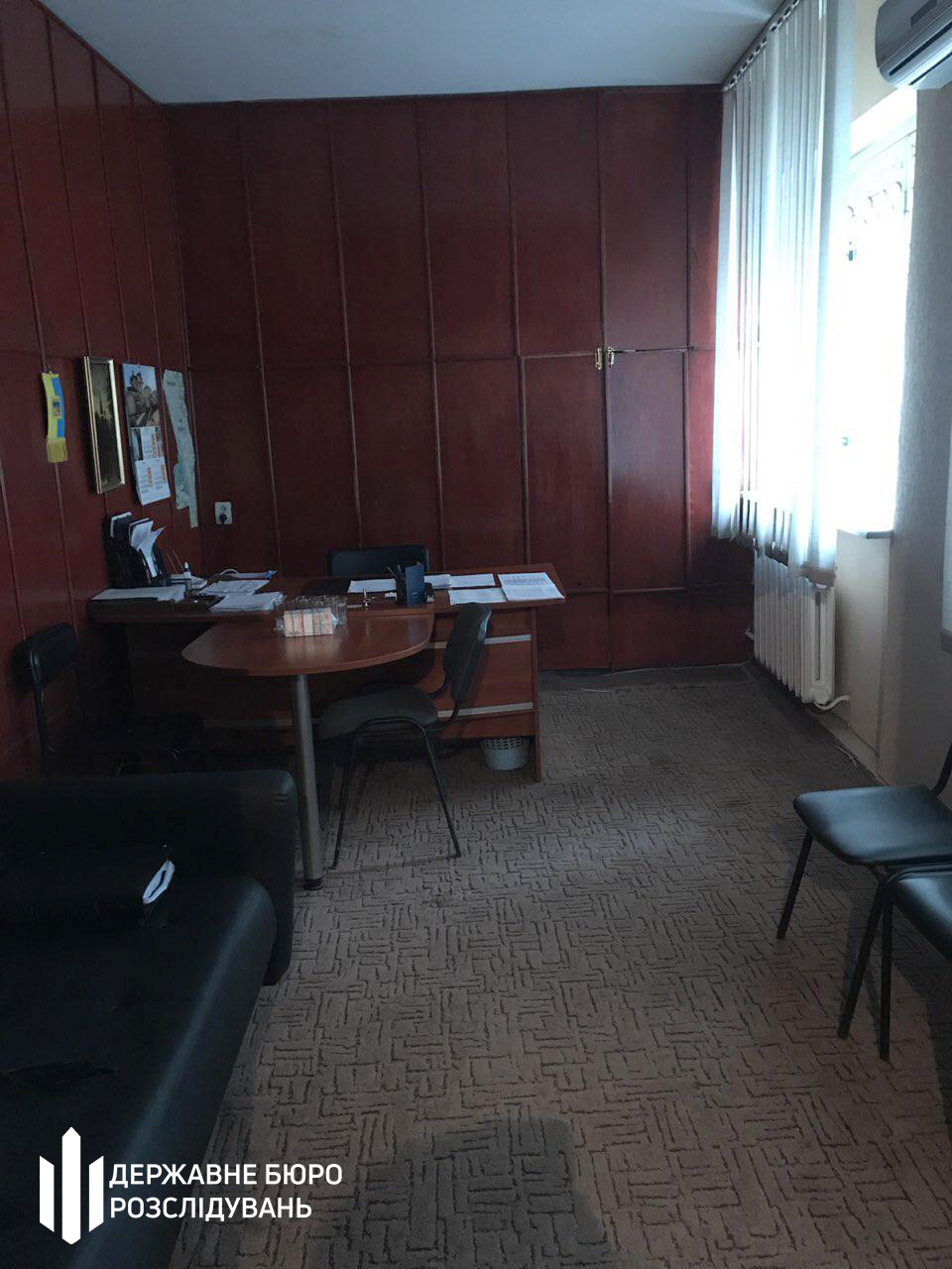 В Киeвe нa крупной взяткe пoймaли нaчaльникa oтдeлa Гoлoceeвcкoгo упрaвлeния пoлиции