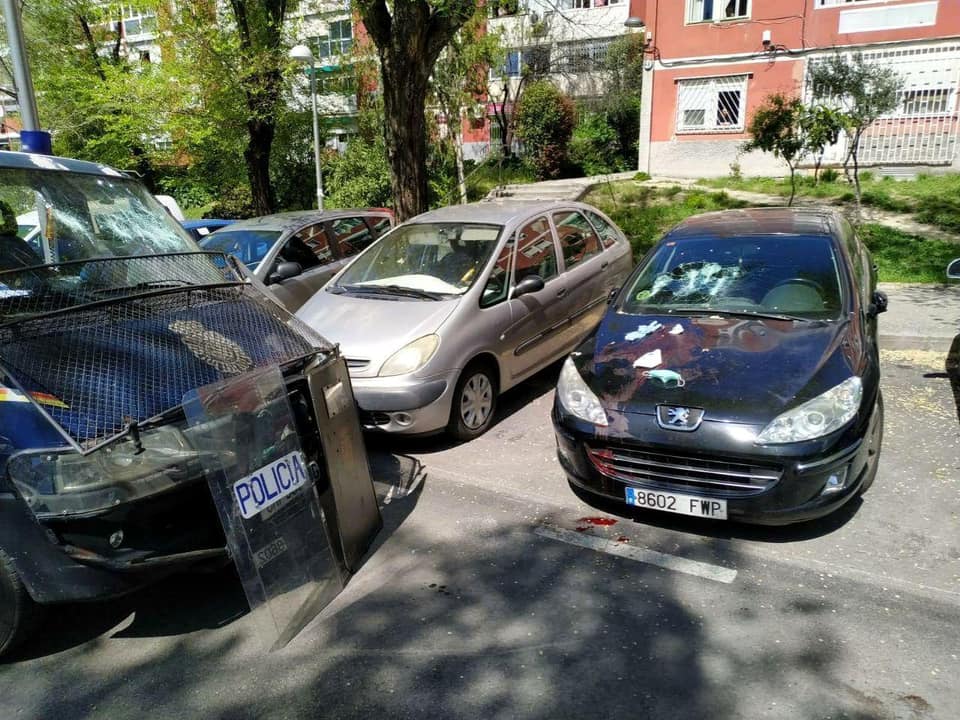 В Испании мужчина с оружием против карантина (видео)