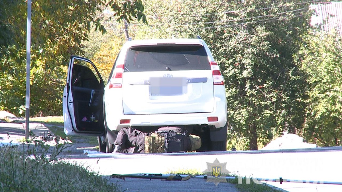 В Виннице на СТО нашли гранату на авто