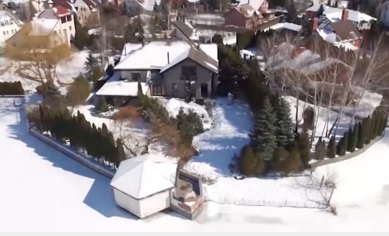 Коттедж Игоря Настилка, министра энергетики