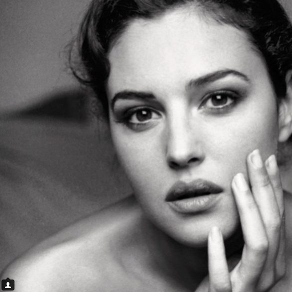 Моника Беллуччи опубликовала архивное фото