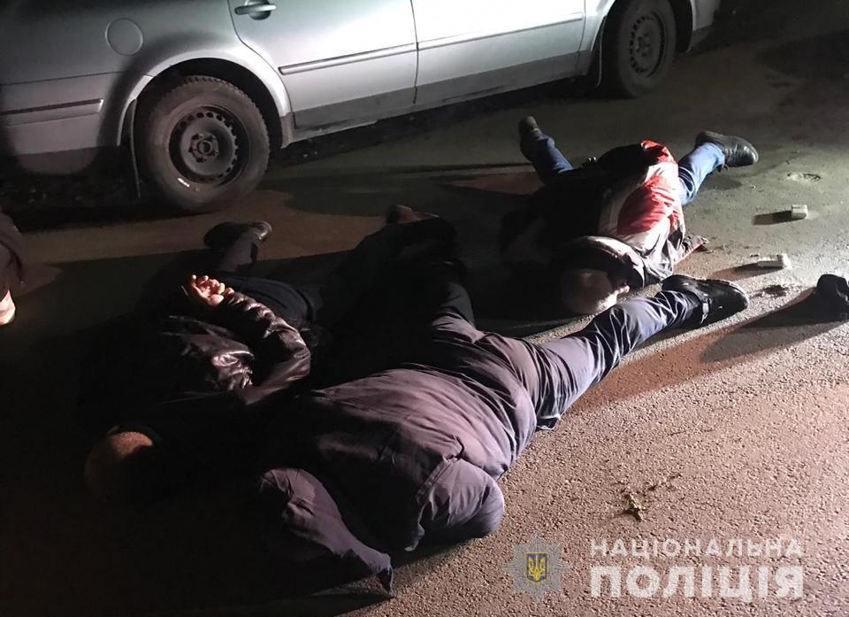 На Киевщине задержали полицейского и его сообщника, которые требовали у предпринимателя 130 тыс. долларов (фото)