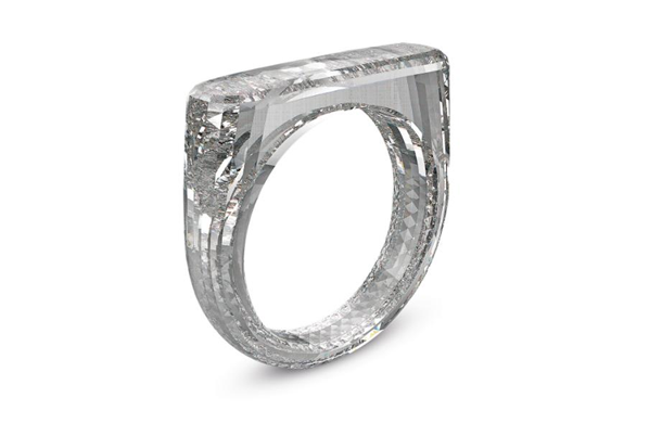 Дизайнер Apple создал дизайн обручального кольца. Фото: sothebys.com