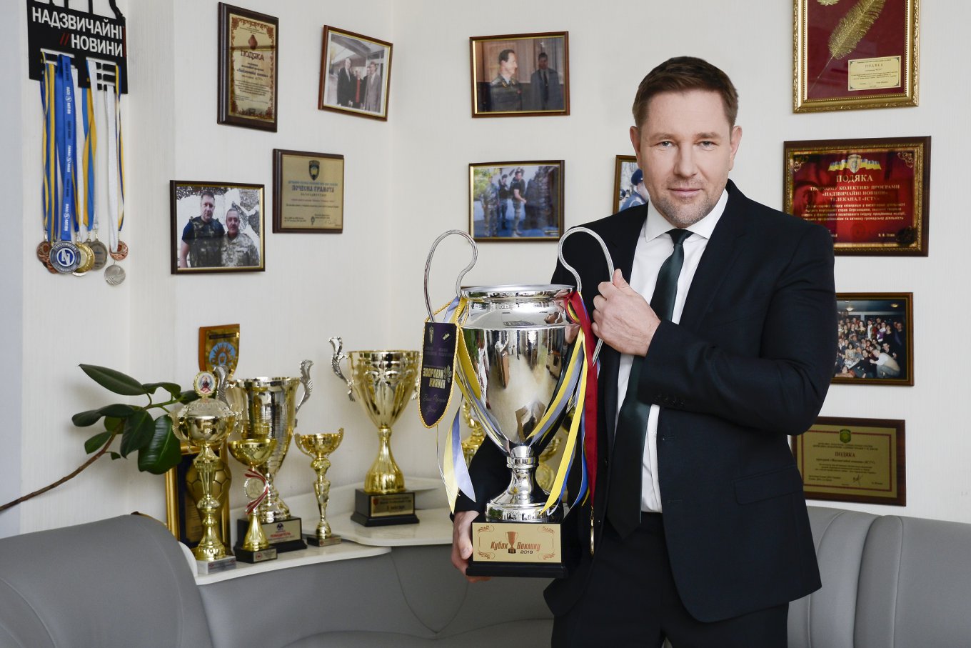 Константин Стогний с Кубком вызова