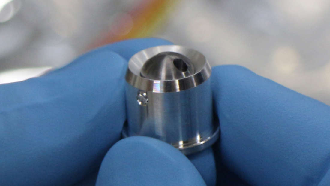 Танталовая пуля зонда Хаябуса-2. Image credit: JAXA