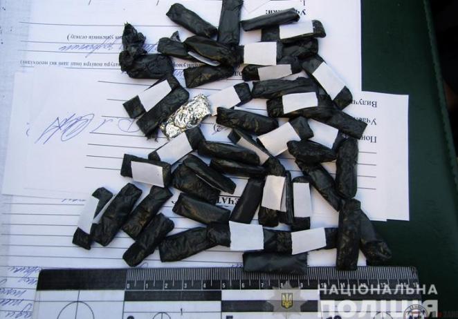 Изъятые наркотические средства направили на экспертизу