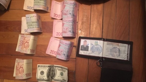Задержала пограничника, подозреваемого в получении взятки. Фото: СБУ