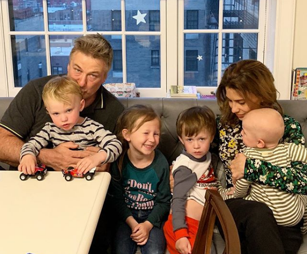 Алек Болдуин с семьей