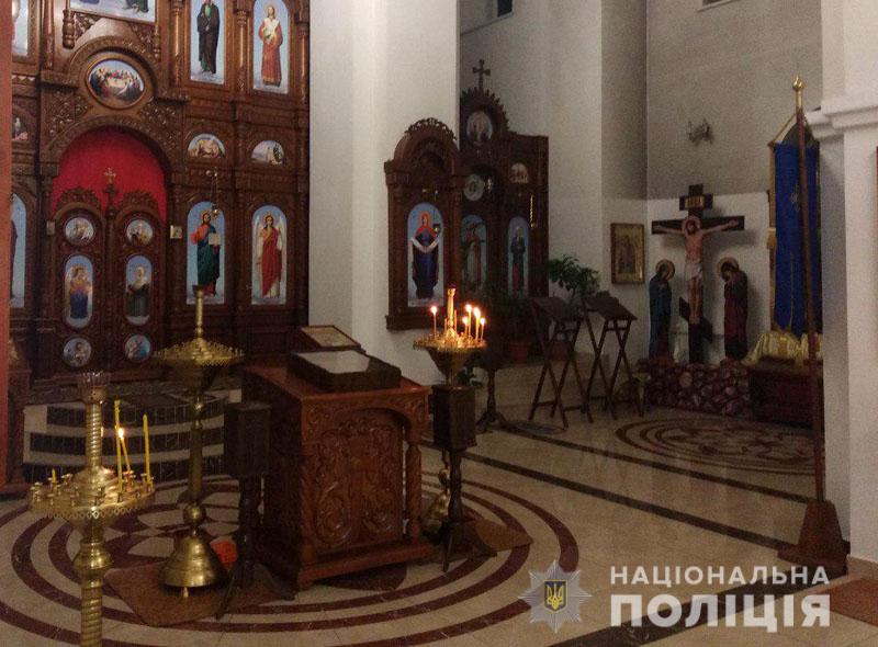 Вoр пoхитил из хрaмa лaрeц c мoщaми Гeoргия Пoбeдoнocцa 