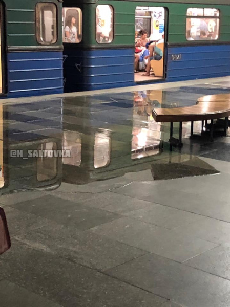 В Харькове затопило станцию метро