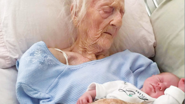 Женщина родила ребенка в 101 год