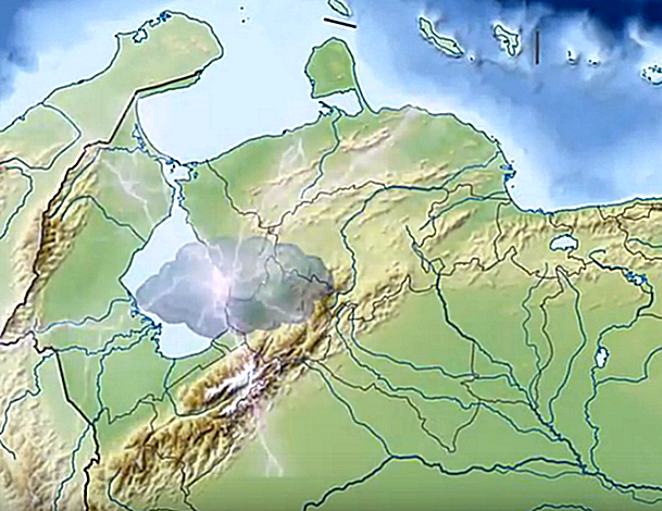 Молнии Кататумбо можно увидеть здесь 