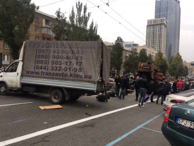 Движение по улице затруднено