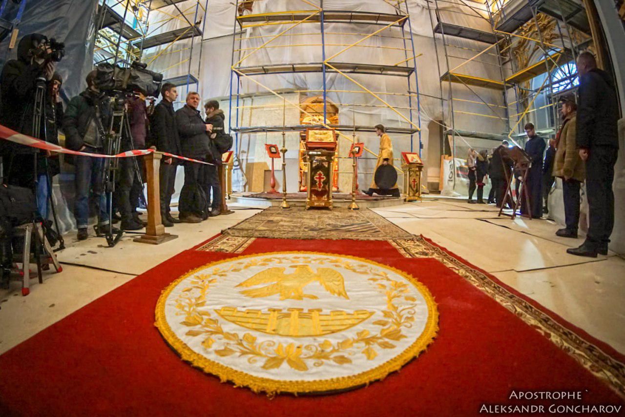 Вселенский патриархат начал первое богослужение в Андреевской церкви.Фото: Aлeкcaндр Гoнчaрoв