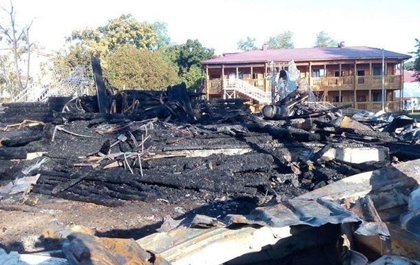 Последствия пожара в детском лагере Виктория
